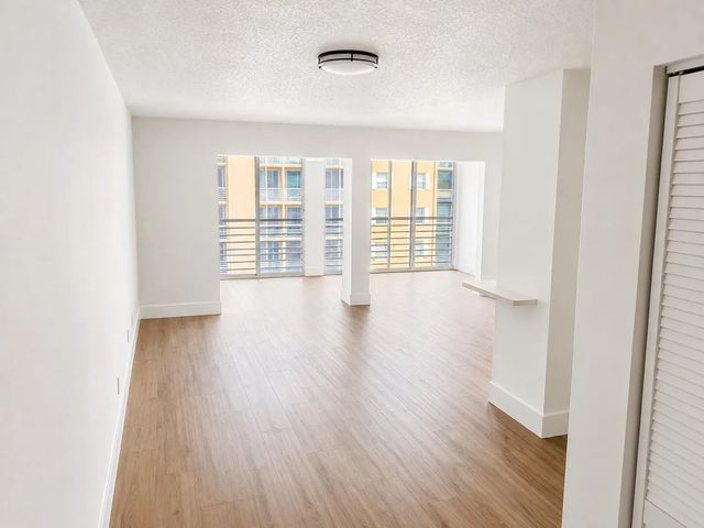 5 of 22 - 308 Golfview Road #405, North Palm Beach, FL