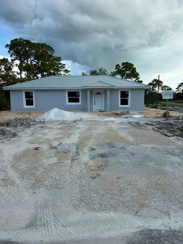 220 E Canal Way Ne, Lake Placid
