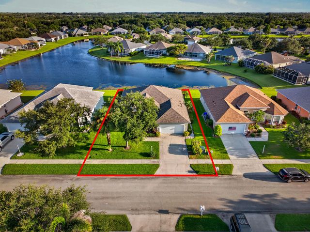4 of 32 - 5100 E 1st Square Sw, Vero Beach, FL