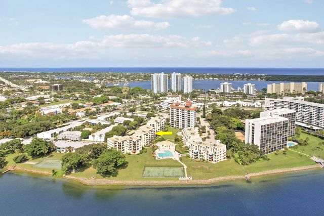 372 Golfview Road #403, North Palm Beach