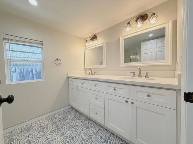 3 of 19 - 528 N J Street, Lake Worth Beach, FL