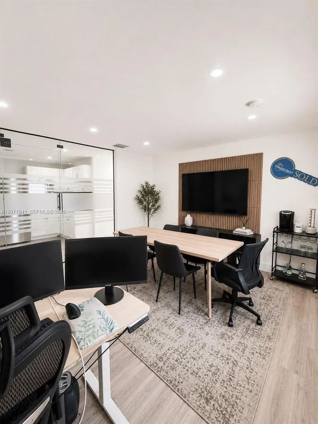3 of 17 - 4029 Nw 25th Street, Miami, FL