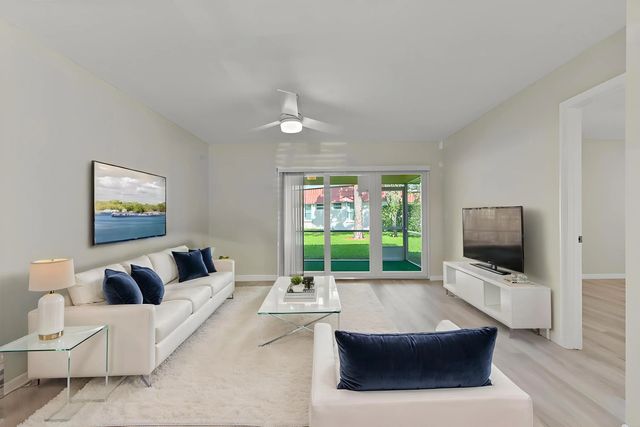 2 of 30 - 812 Salem Lane, Lake Worth, FL