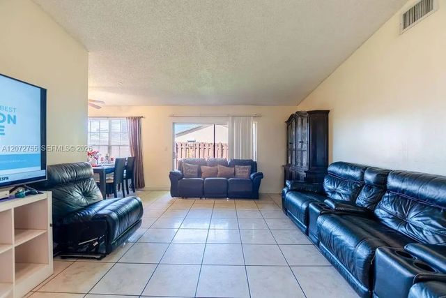 3 of 22 - 20404 Nw 27th Court, Miami Gardens, FL