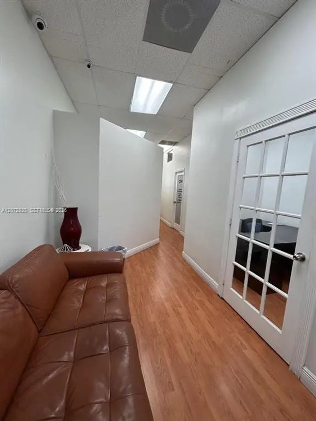 19300 W Dixie Highway #10, Miami