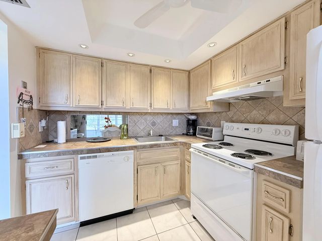 2800 Nw 47th Terrace #106b, Lauderdale Lakes