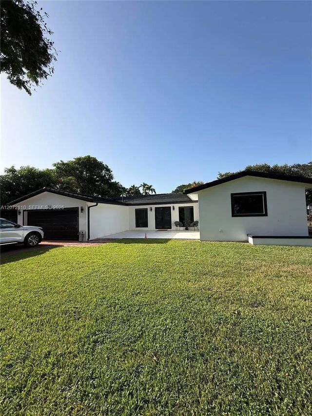 5 of 45 - 6901 S Miami Lakeway S, Miami Lakes, FL