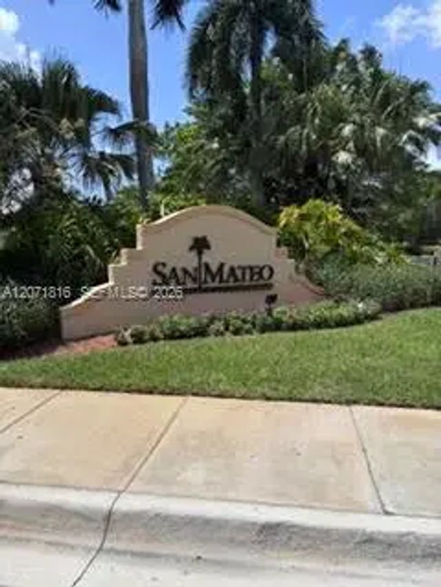 2319 Pasadena Way, Weston