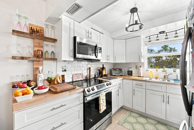 3 of 24 - 2761 Emory Drive W #b, West Palm Beach, FL
