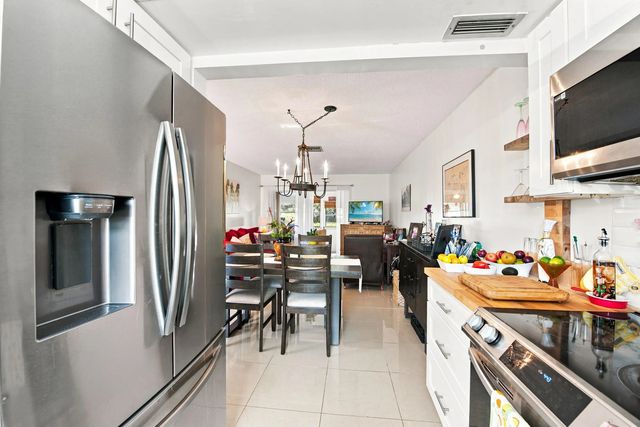 5 of 24 - 2761 Emory Drive W #b, West Palm Beach, FL