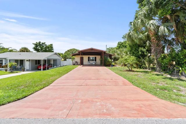 1102 Florence Road, Lantana