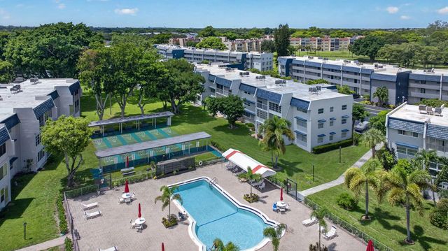 3 of 42 - 7827 Golf Cir Drive #301, Margate, FL