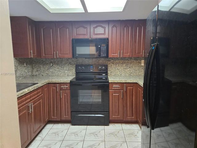 5 of 19 - 11021 Nw 7th Street #202-9, Miami, FL