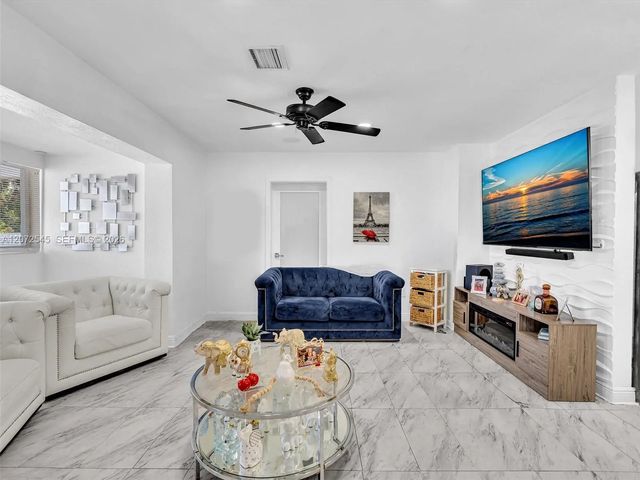 4 of 34 - 2001 Nw 206th Street, Miami Gardens, FL
