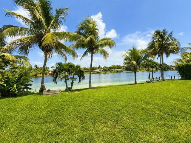 5 of 28 - 14011 Sw 74th Terrace, Miami, FL