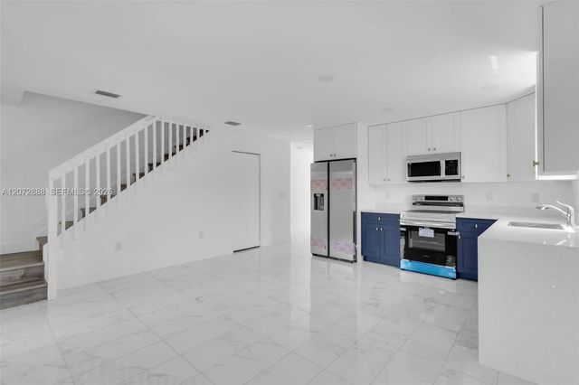 4 of 21 - 1629 Nw 40th Street, Miami, FL