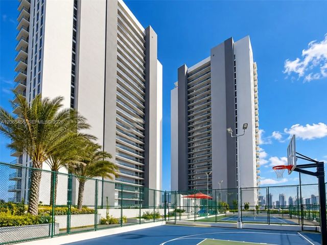 16385 Biscayne Blvd # #419, North Miami Beach
