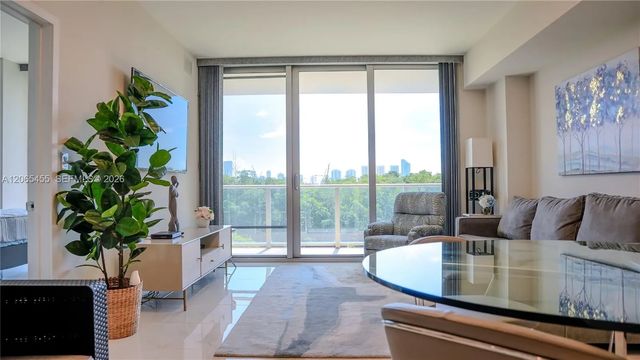 2 of 19 - 16385 Biscayne Blvd # #419, North Miami Beach, FL