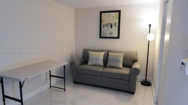 4 of 19 - 16385 Biscayne Blvd # #419, North Miami Beach, FL