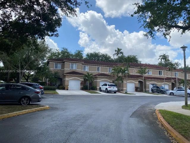 5 of 30 - 7690 S Southwood Circle, Davie, FL