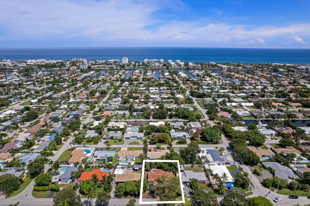 916 Se 12th Avenue, Deerfield Beach