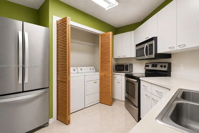 6276 Nw 186th Street #305, Hialeah