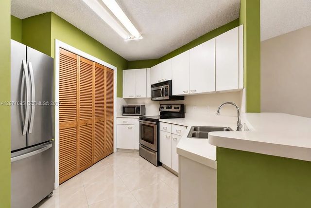 3 of 20 - 6276 Nw 186th Street #305, Hialeah, FL