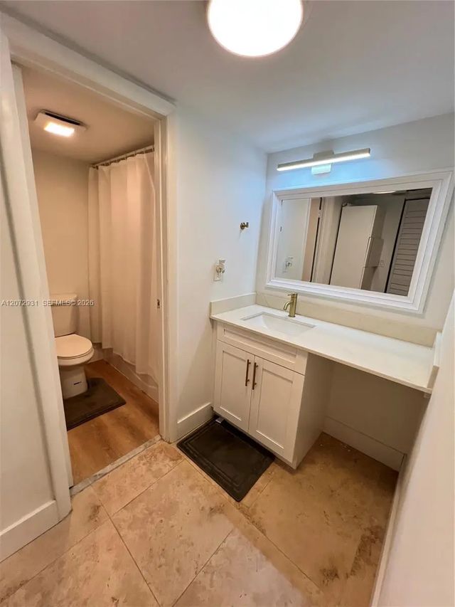 5 of 11 - 20500 W Country Club Drive #117, Aventura, FL
