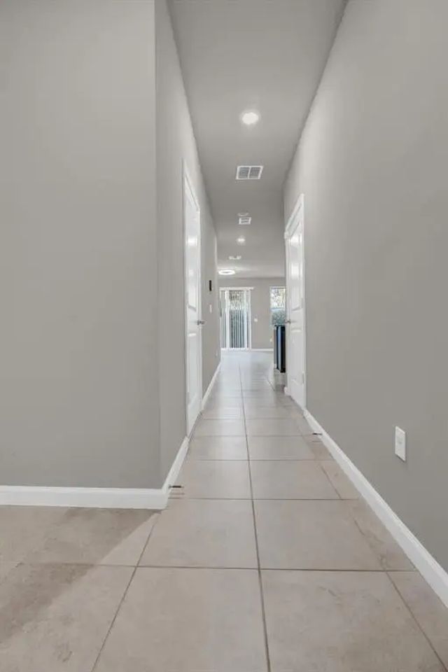 2 of 28 - 5659 Enclave Drive, Mangonia Park, FL