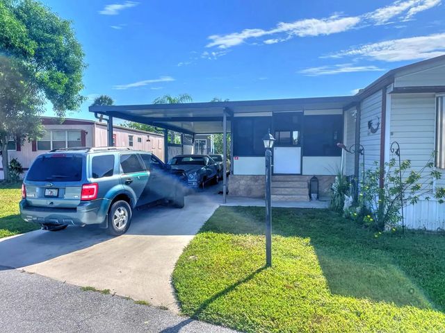 2 of 7 - 7319 43rd Way N, Riviera Beach, FL