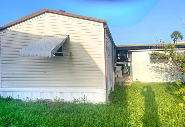 5 of 7 - 7319 43rd Way N, Riviera Beach, FL