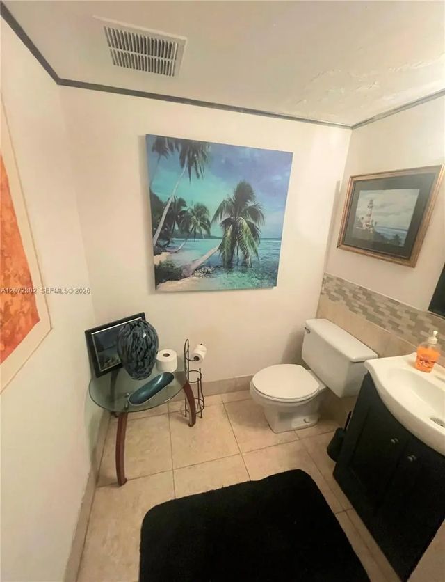 3 of 13 - 5570 Nw 44th Street #208a, Lauderhill, FL