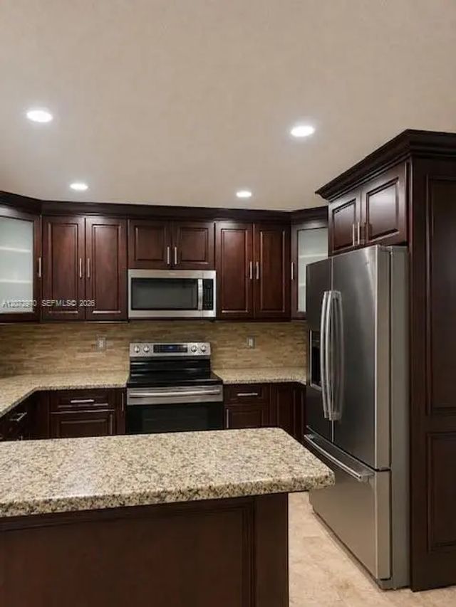 2 of 21 - 19727 Nw 84  Th Place, Hialeah, FL