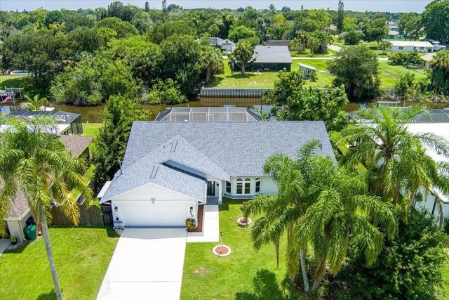 4 of 30 - 320 Ne Surfside Avenue, Port St. Lucie, FL