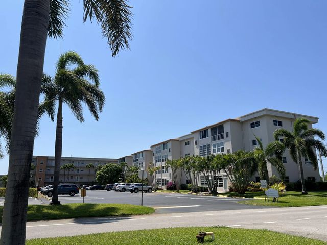 3 of 45 - 230 Ne 26th Avenue #207, Boynton Beach, FL