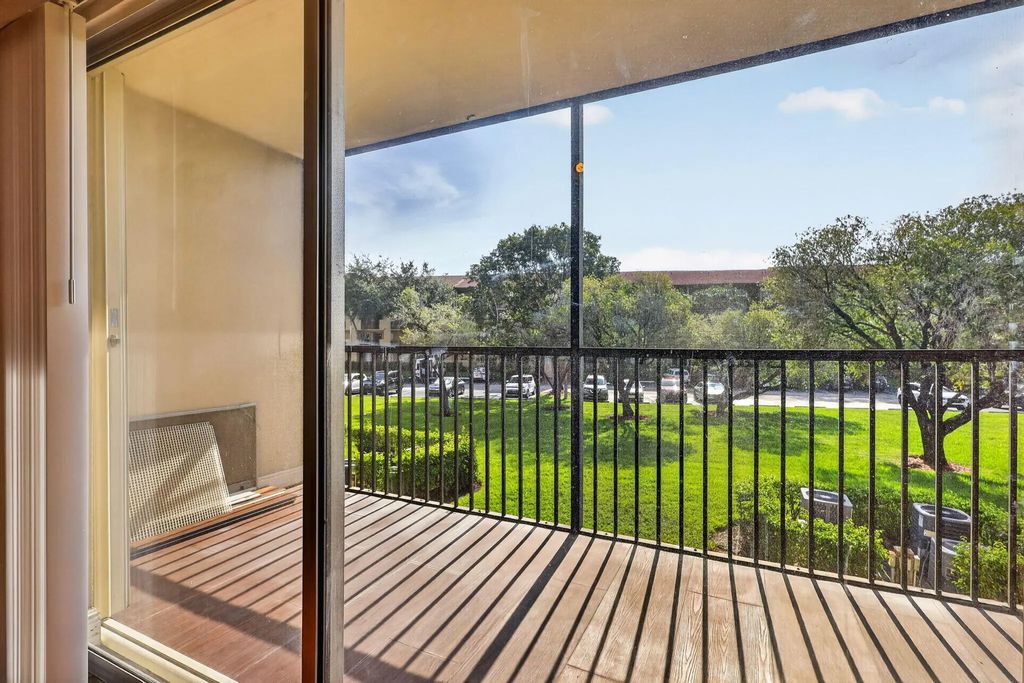 1301 Sw 142nd Avenue #214h, Pembroke Pines