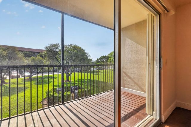 2 of 31 - 1301 Sw 142nd Avenue #214h, Pembroke Pines, FL