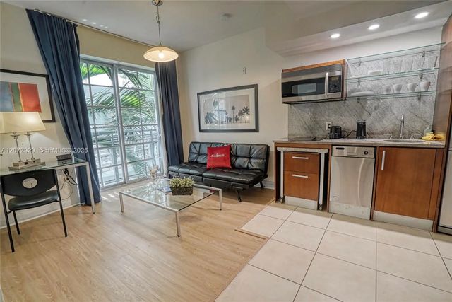 2 of 28 - 1036 Ocean Drive #b202, Miami Beach, FL