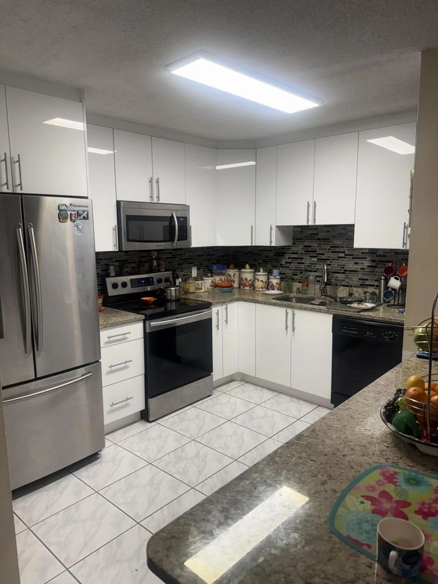 5 of 28 - 3526 La Palmas Court #a-1, Greenacres, FL