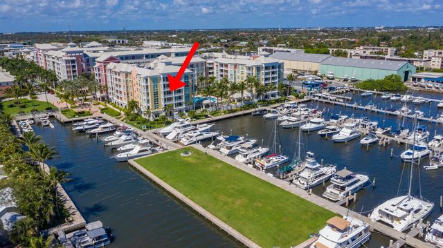 806 E Windward Way #424, Lantana