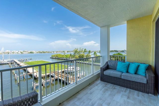 3 of 48 - 806 E Windward Way #424, Lantana, FL