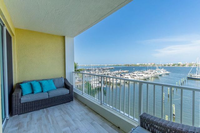 4 of 48 - 806 E Windward Way #424, Lantana, FL