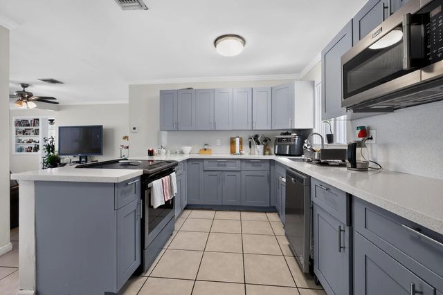 5 of 32 - 1213 14th Avenue S, Lake Worth Beach, FL