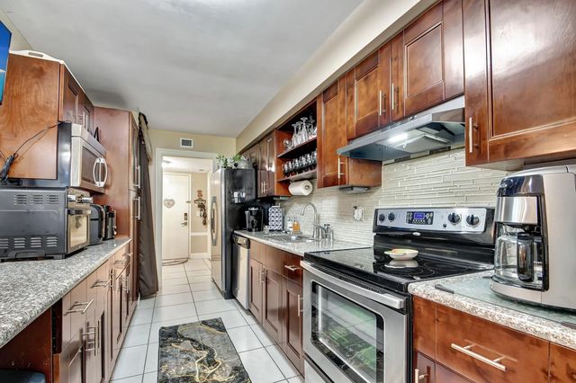 5 of 36 - 4702 Fountains Drive S #105, Lake Worth, FL