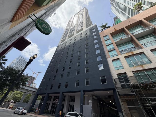 227 Ne 2nd Street #unit 1903, Miami