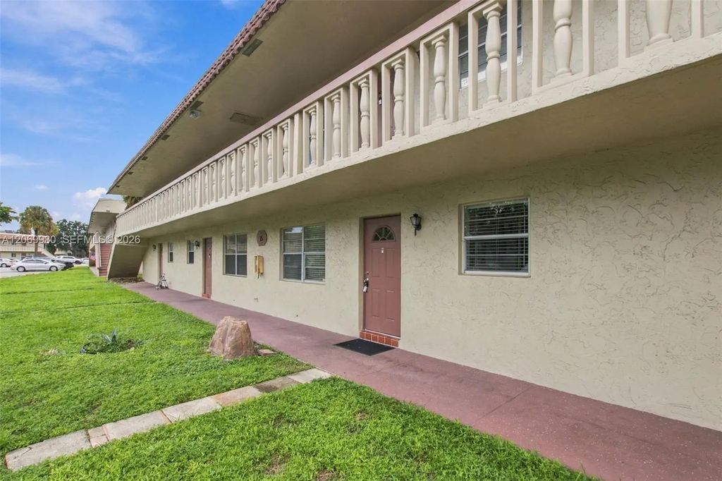 3777 Nw 78th Avenue #15c, Davie