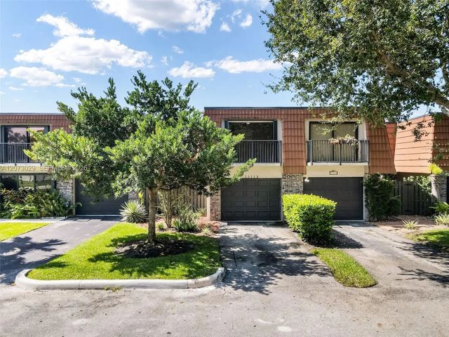 11112 N Harmony Lake Circle, Davie
