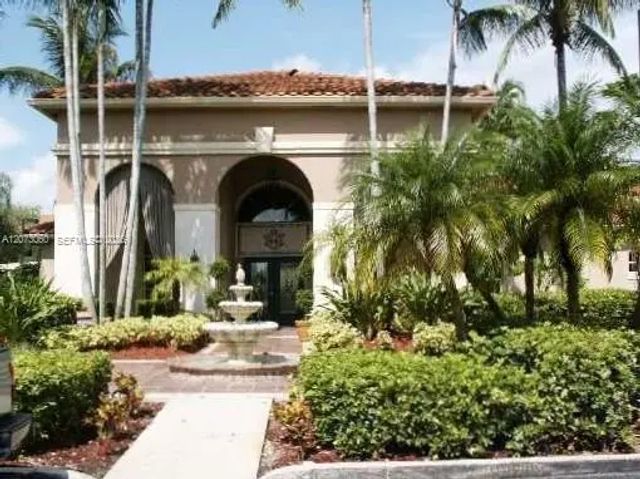 18304 Nw 68th Avenue #n, Hialeah