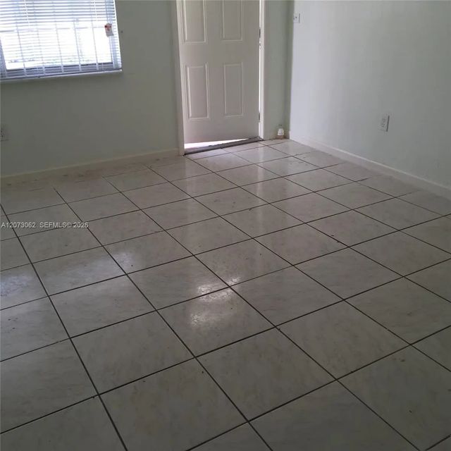 3 of 11 - 1000 Nw 39th Street, Miami, FL