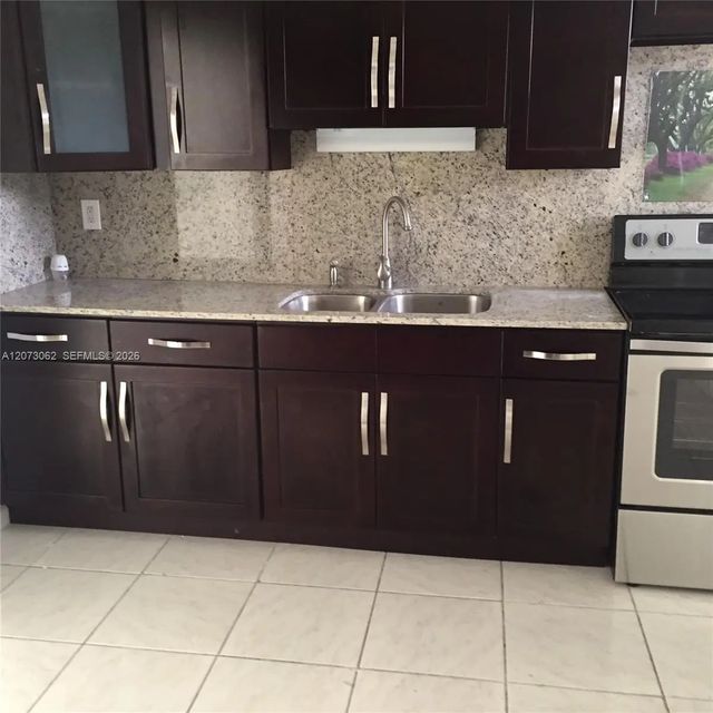 4 of 11 - 1000 Nw 39th Street, Miami, FL
